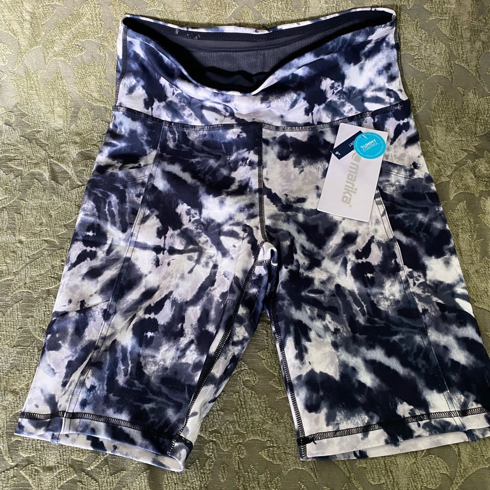 women’s large Marika black tie dye spandex shorts with side pockets